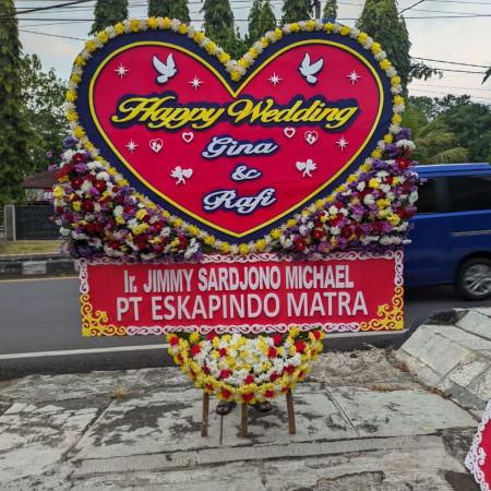 Karangan Bunga Happy Wedding Ciamis untuk Menyempurnakan Momen Bahagia